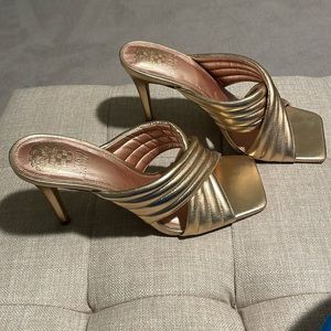 NBW Vince Camuto Sandals/ Heels